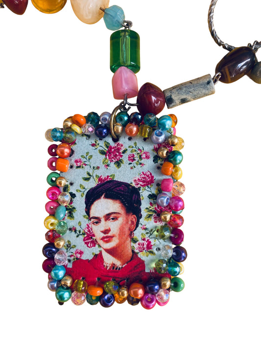 Collar con cadena Frida